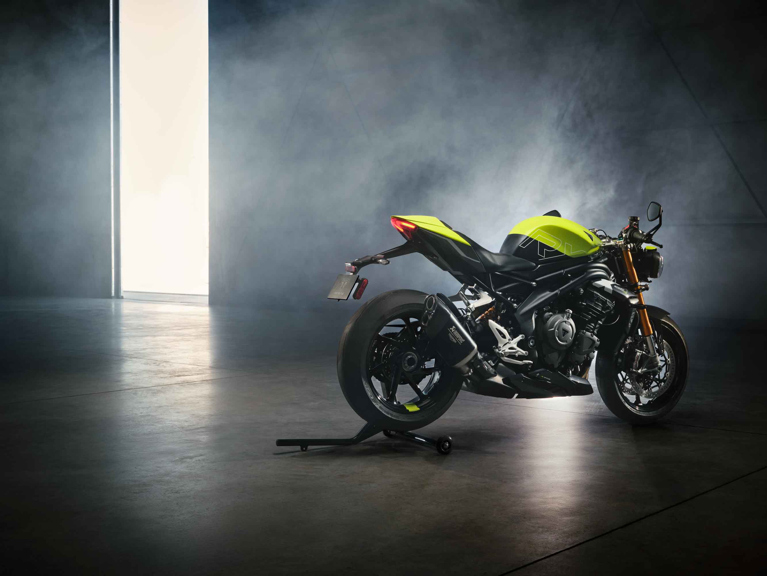 【Black Jessy】　凱旋 MODERN CLASSICS。TRIUMPH 英國凱旋機車| 安東貿易股份有限公司